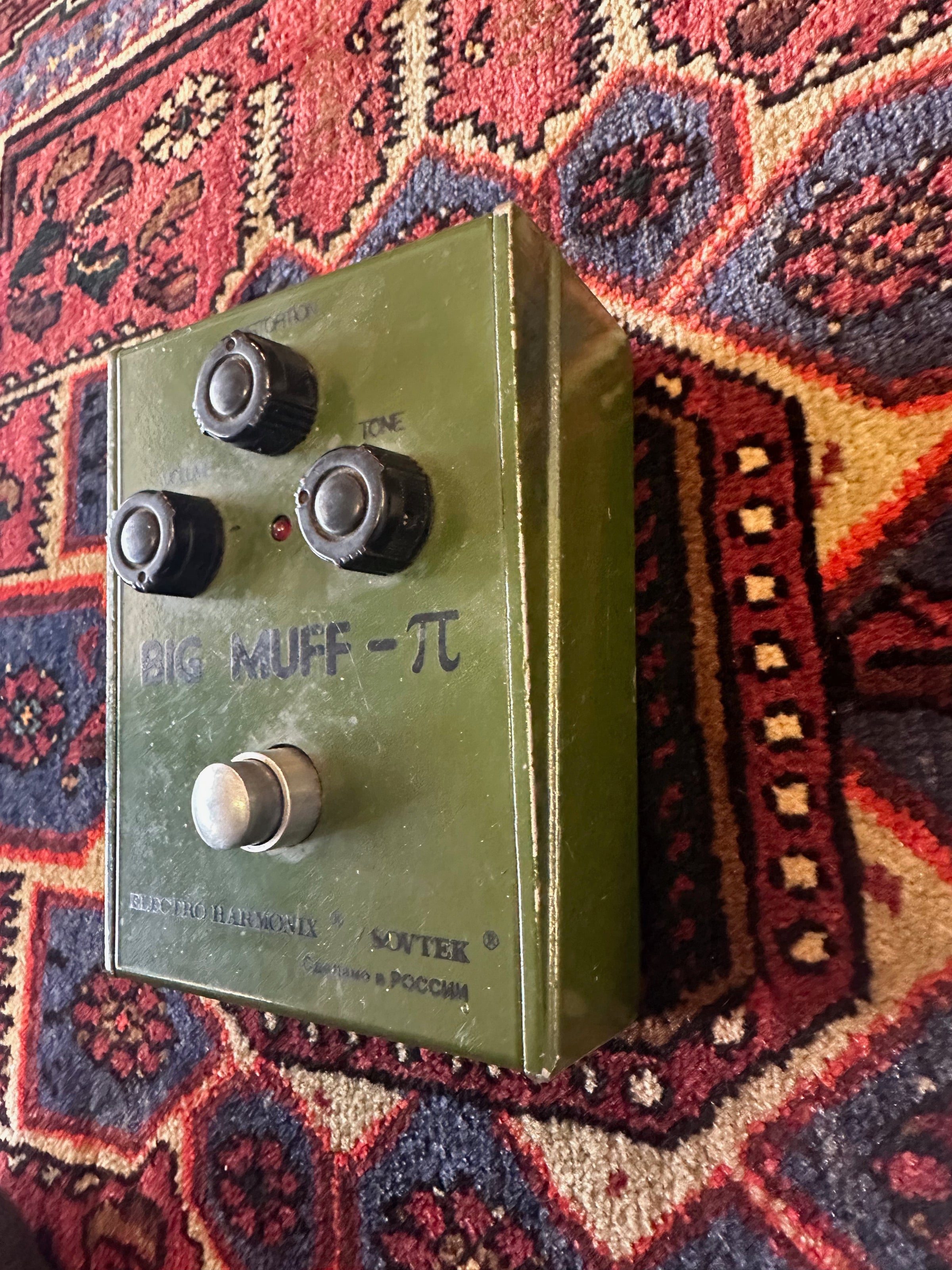 Electro Harmonix Sovtek Big Muff Green Russian Bubble Font