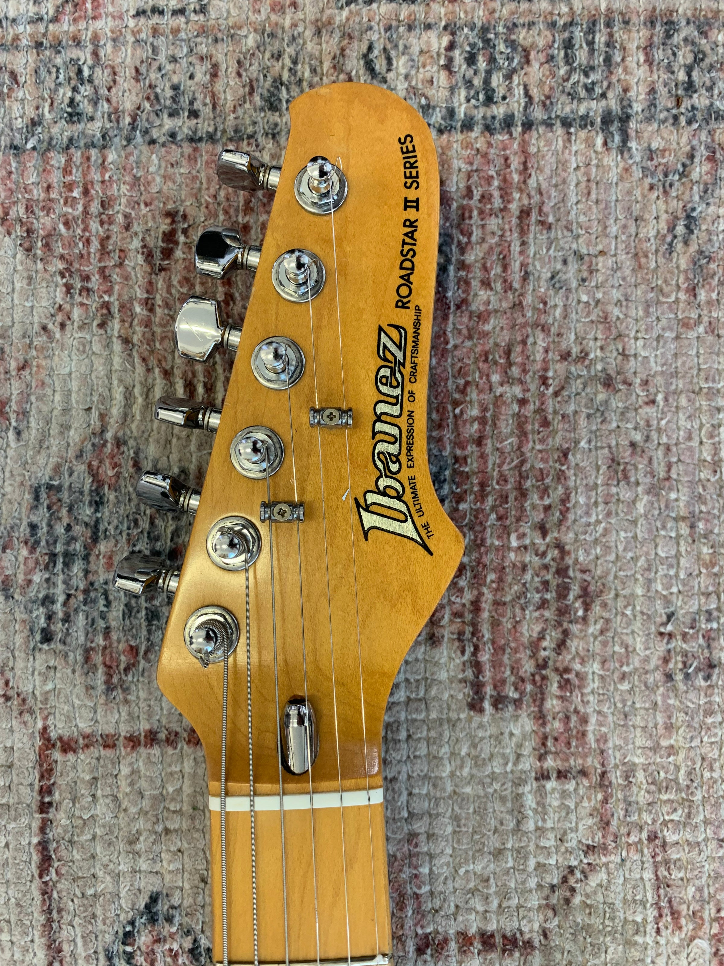 美品 Ibanez ROADSTAR II SERIES 日本製 1985年 美品 Ibanez ROADSTAR II SERIES 日本製 1985年
