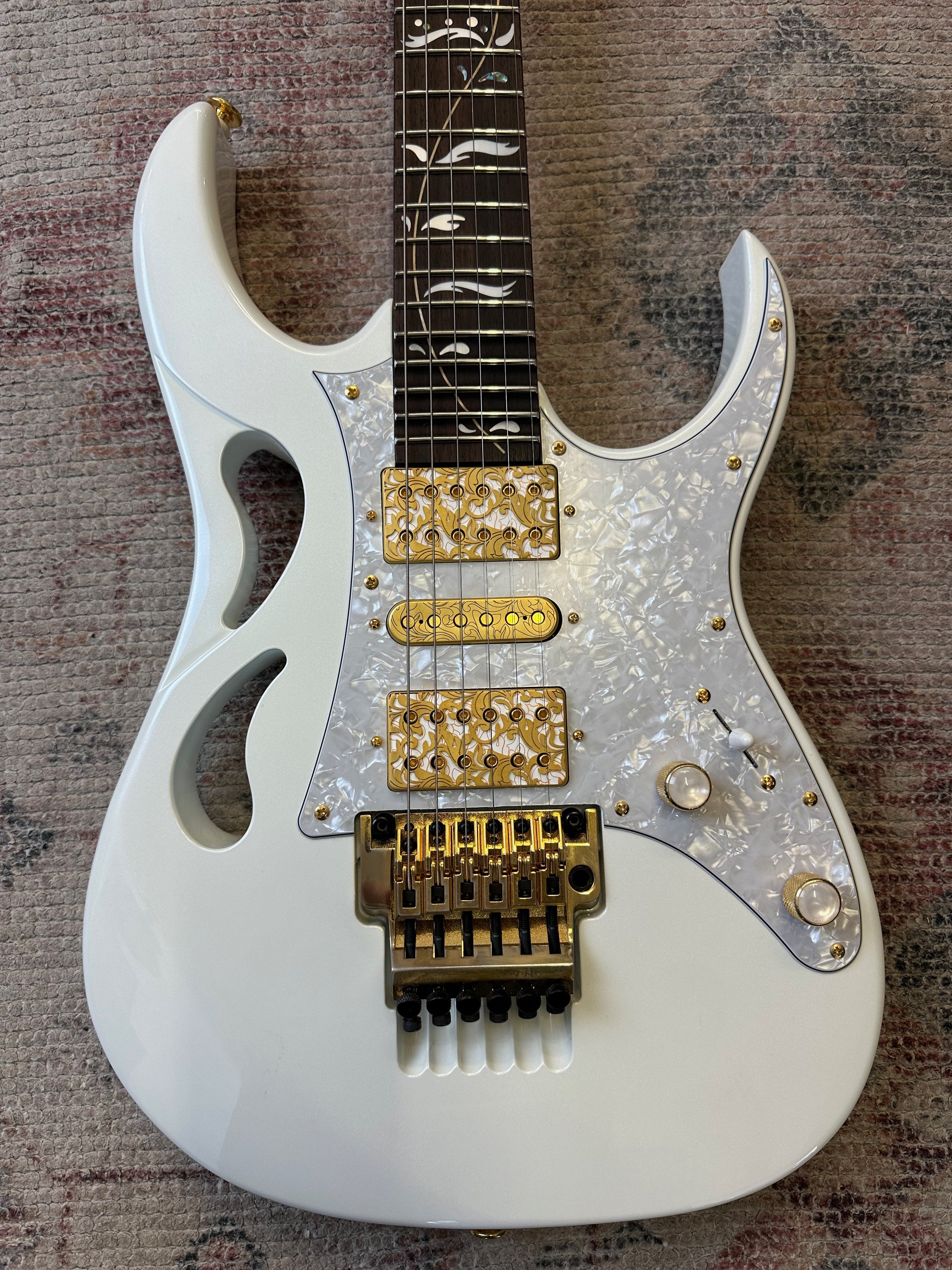IBANEZ PRESTIGE PIA3761 SLW STEVE VAI SIGNATURE MODEL STALLION WHITE